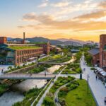 Featured image for: La reconversion d'une friche industrielle en projet touristique rentable : guide complet du Fonds Friche et des modèles économiques